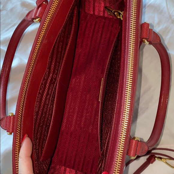 PRADA Medium Galleria Tote Bag w/ Strap (Red) - Picture 4 of 7